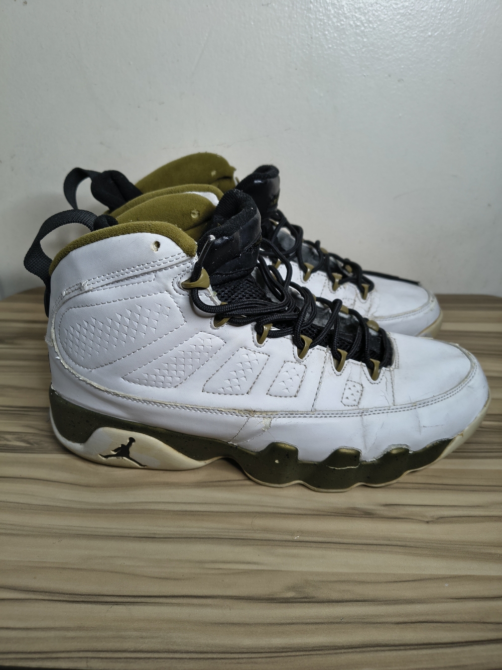 Nike Air Jordan 9 Retro Statue Size 13